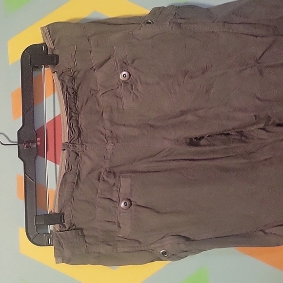 Gee Gee Sport Women's Green Cargo Style Pants Size 12 - Picture 5 of 10